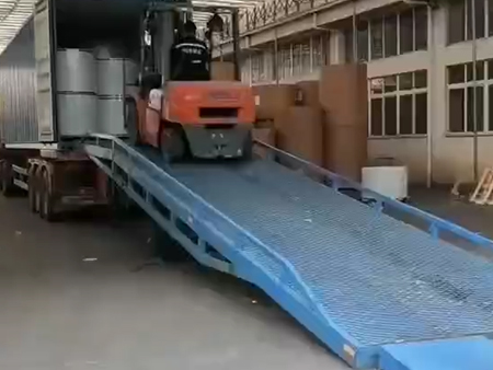 移動式登車橋